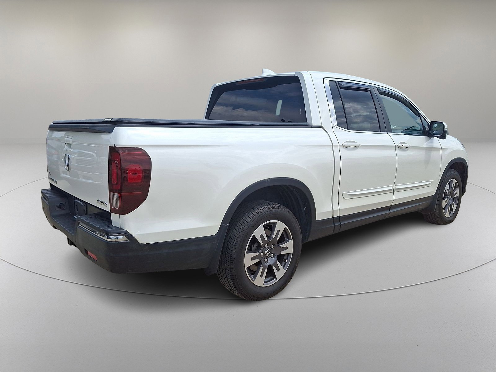 Used 2017 Honda Ridgeline RTL-T image 11