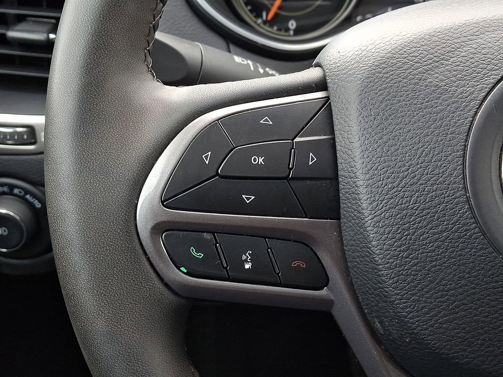 Used 2022 Jeep Cherokee Latitude Lux w/ Sun & Sound Group image 21