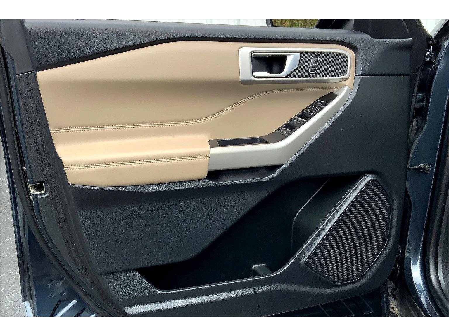 Used 2022 Ford Explorer XLT w/ Equipment Group 202A image 21