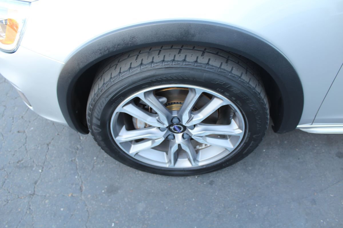 Used 2018 Volvo V60 T5 Cross Country AWD/4WD image 11