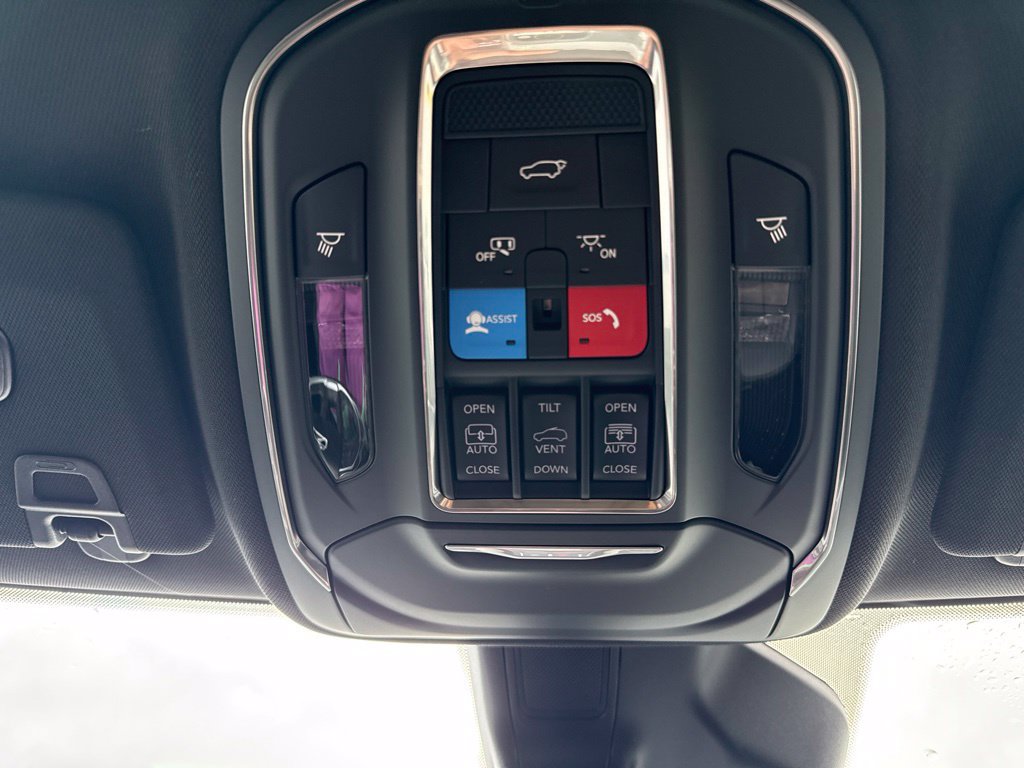 New 2027 Jeep Grand Cherokee Limited AWD/4WD image 39