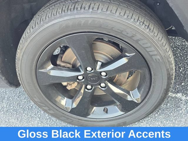 Used 2023 Jeep Grand Cherokee L Laredo AWD/4WD image 15