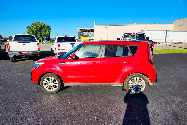 Used 2016 Kia Soul + FWD image 4