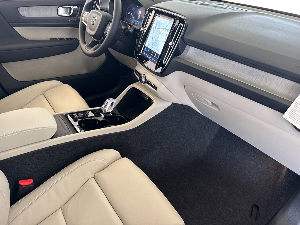 New 2026 Volvo XC40 B5 Ultra image 15