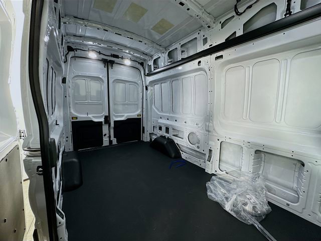 New 2026 Ford Transit 250 148 High Roof AWD image 26