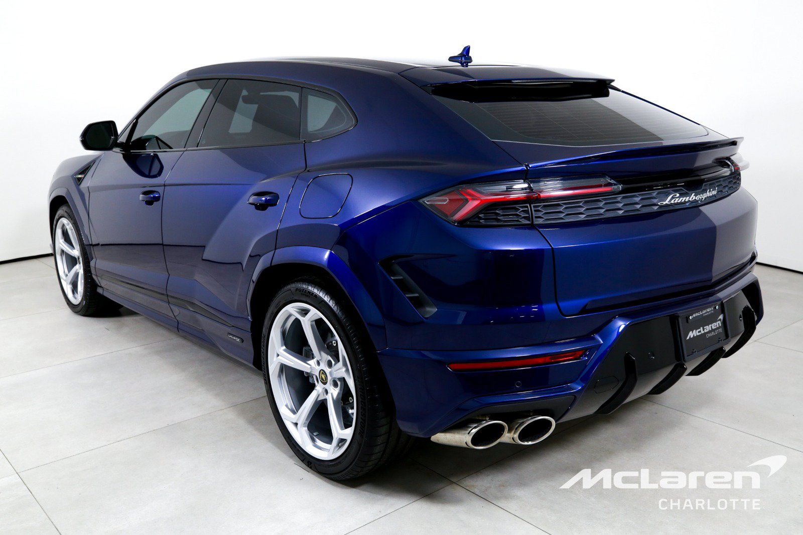 Used 2026 Lamborghini Urus SE AWD/4WD image 6