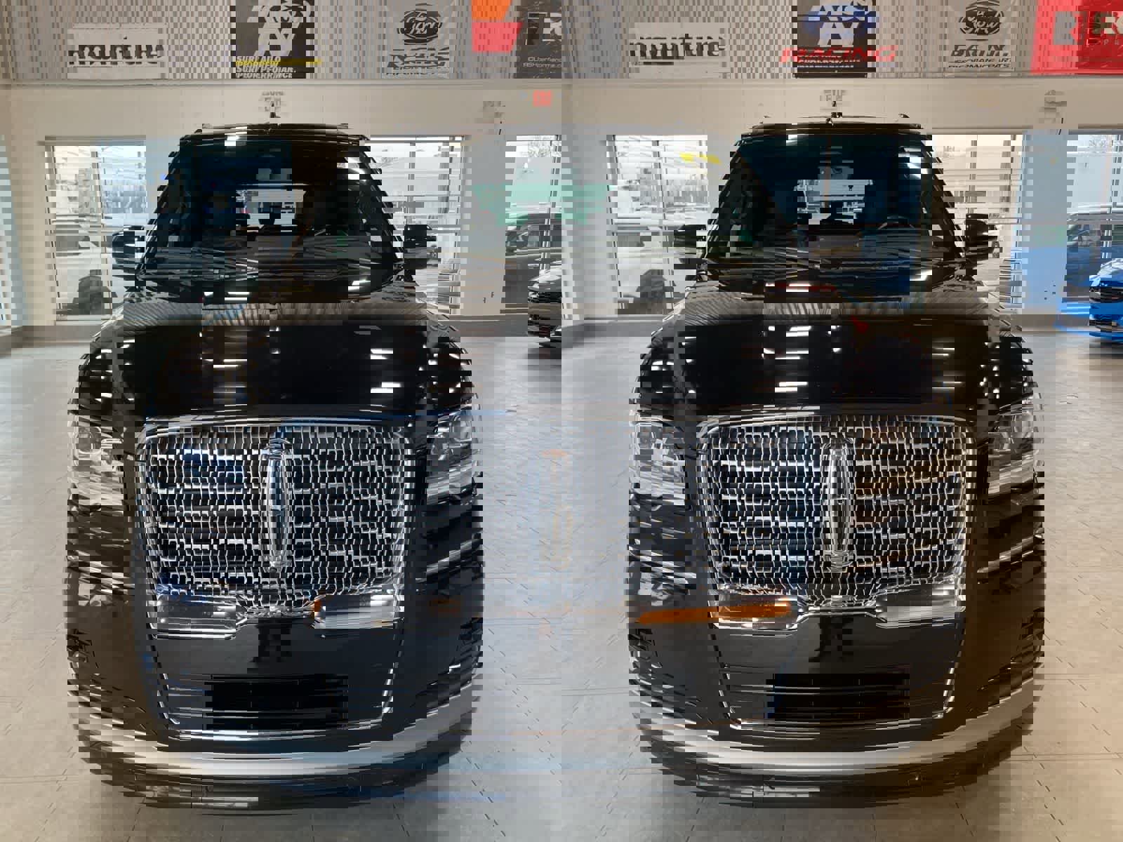 Used 2023 Lincoln Navigator Reserve w/ Equipment Group 201A image 2