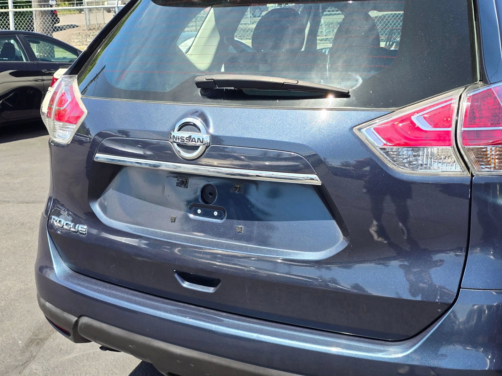 Used 2016 Nissan Rogue S FWD image 14