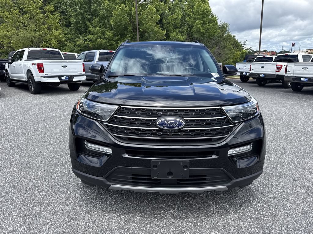 Used 2024 Ford Explorer XLT w/ Equipment Group 202A AWD/4WD image 2