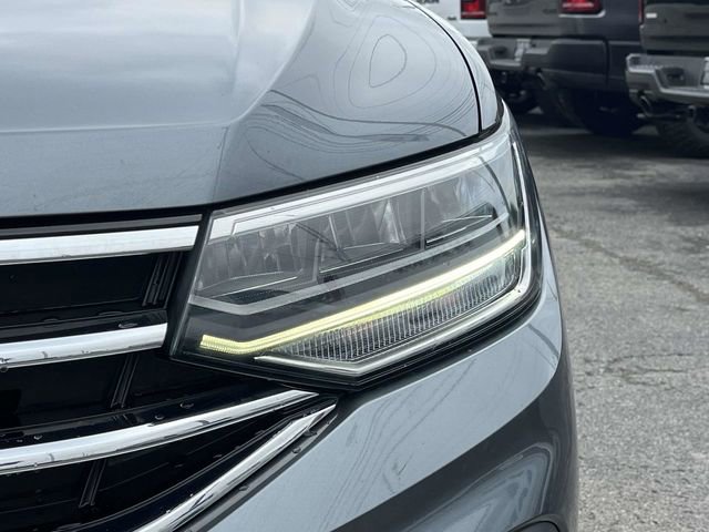 Used 2023 Volkswagen Tiguan SE FWD image 9