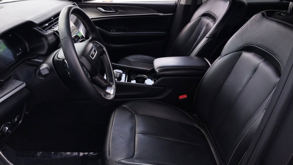 Used 2022 Jeep Grand Cherokee L Limited image 23