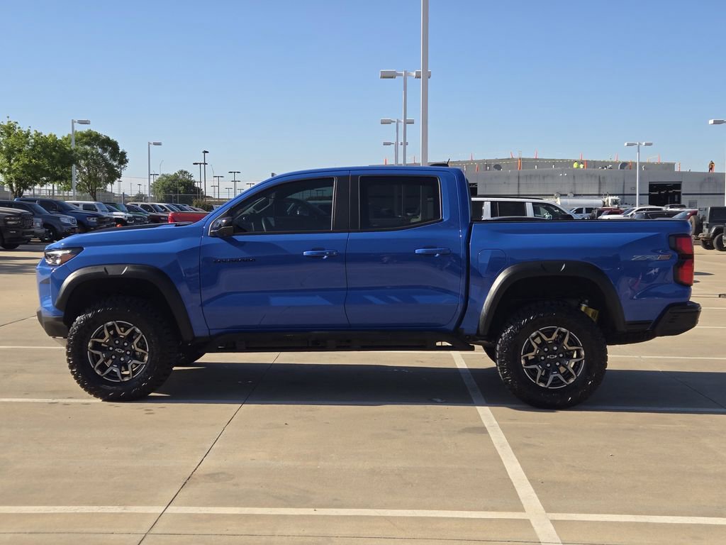 Used 2025 Chevrolet Colorado ZR2 w/ Technology Package AWD/4WD image 4