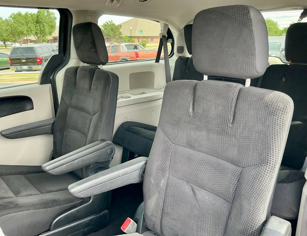 Used 2018 Dodge Grand Caravan SE w/ UConnect Hands-Free Group FWD image 29