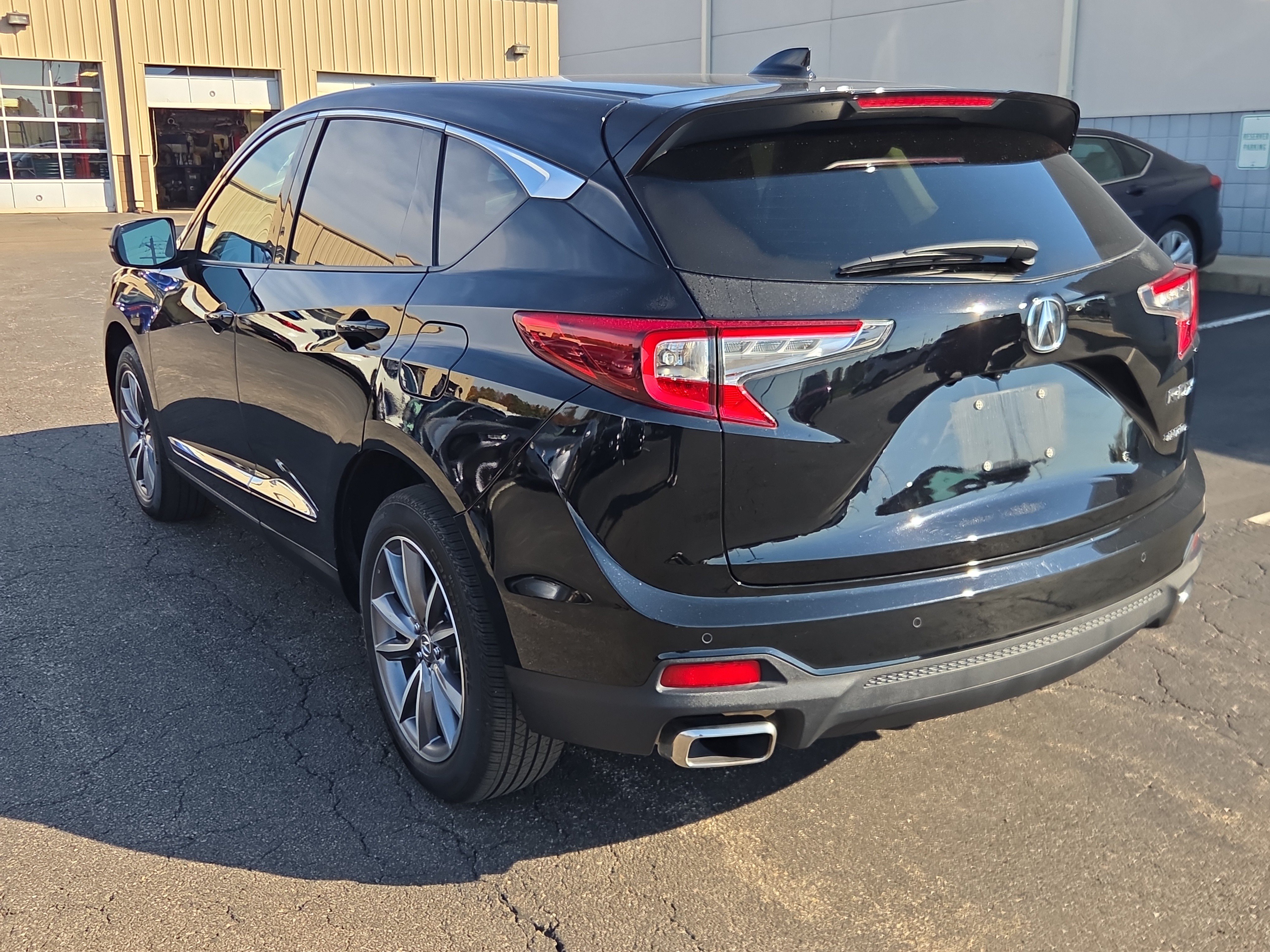 Used 2024 Acura RDX w/ Technology Package AWD/4WD image 5
