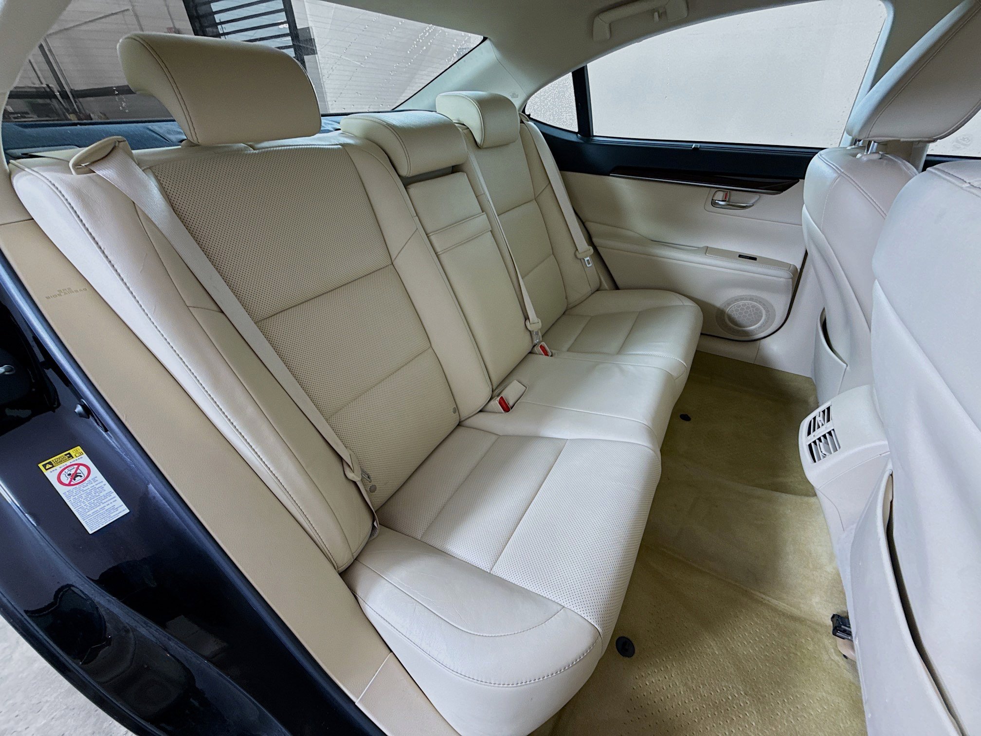 Used 2014 Lexus ES 350 w/ Ultra Luxury Package image 25