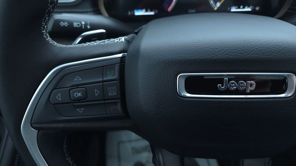 New 2025 Jeep Grand Cherokee Limited w/ Black Appearance Package AWD/4WD image 29