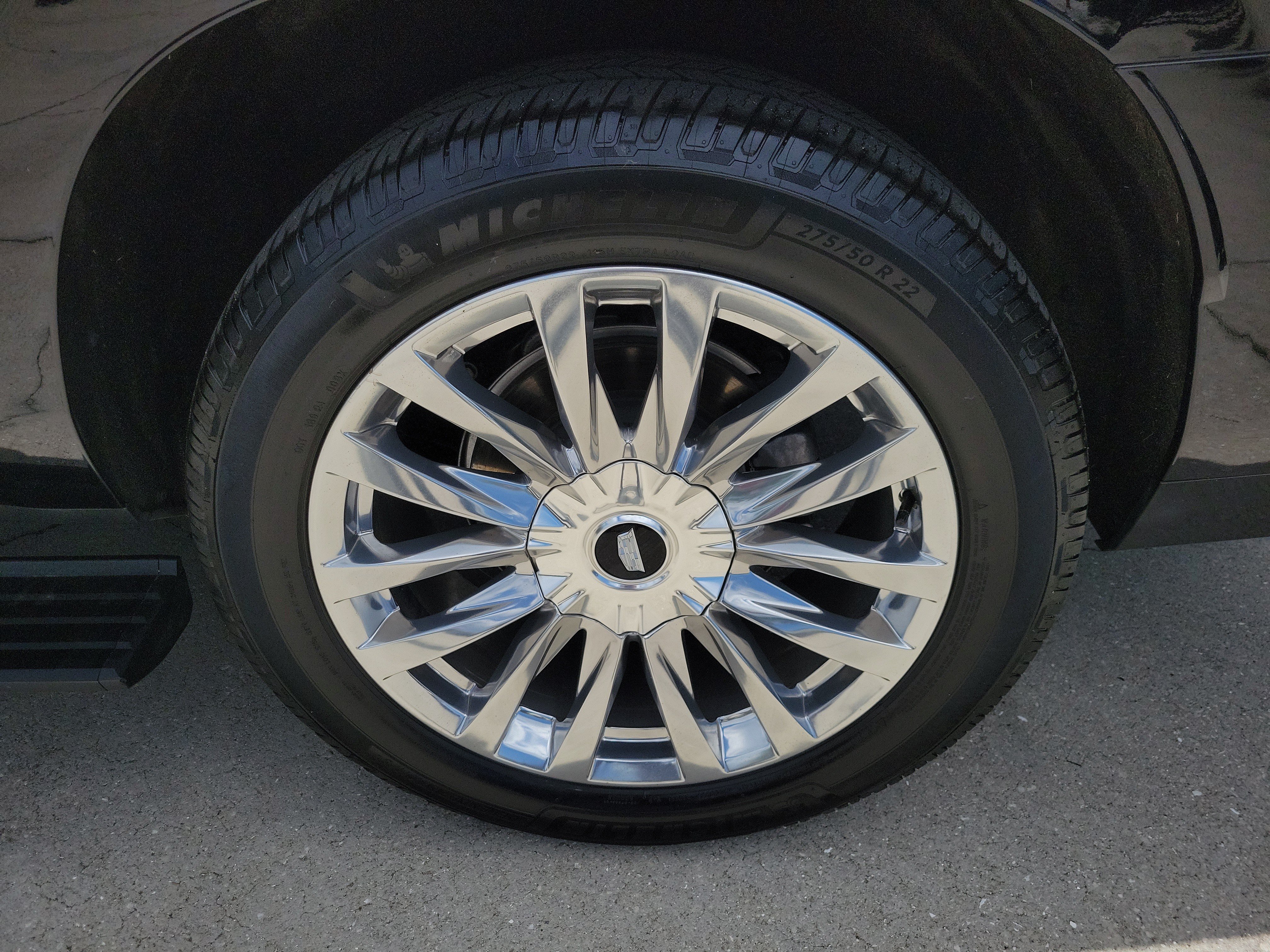 Certified 2024 Cadillac Escalade ESV Premium Luxury Platinum AWD/4WD image 34
