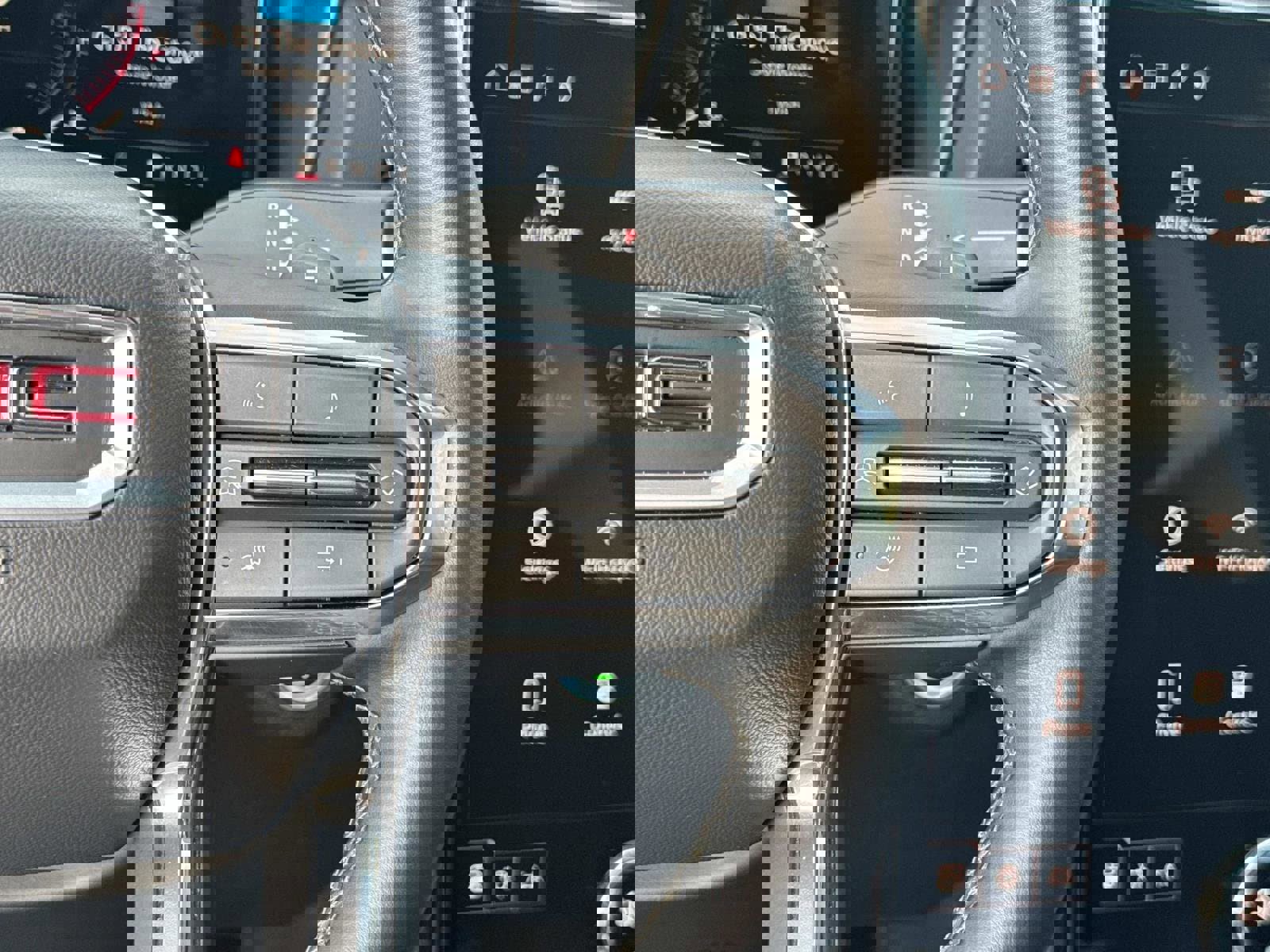 Used 2025 GMC Terrain Elevation image 28