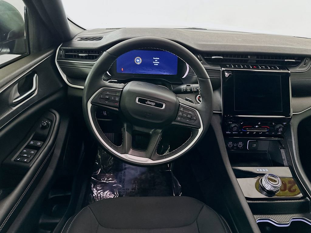 Certified 2024 Jeep Grand Cherokee Laredo w/ Luxury Tech Group I image 33