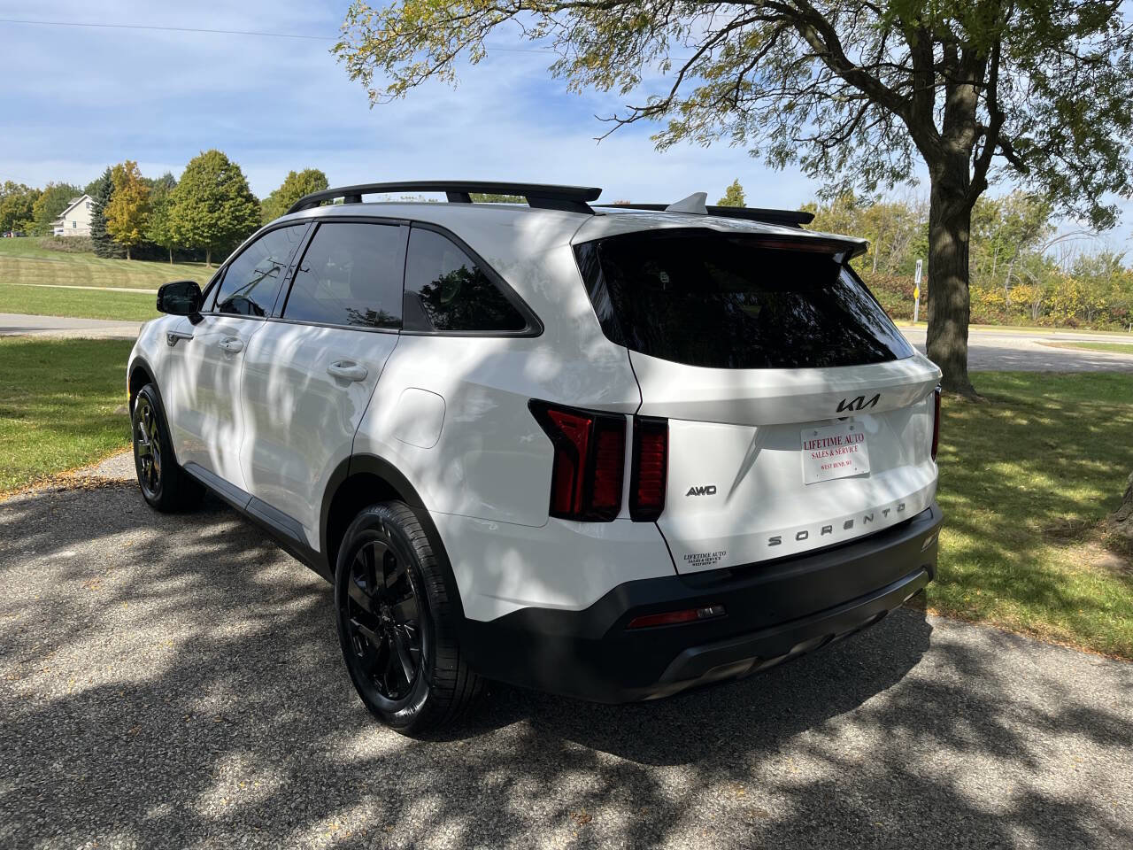 Used 2022 Kia Sorento S w/ Panoramic Sunroof Package image 3