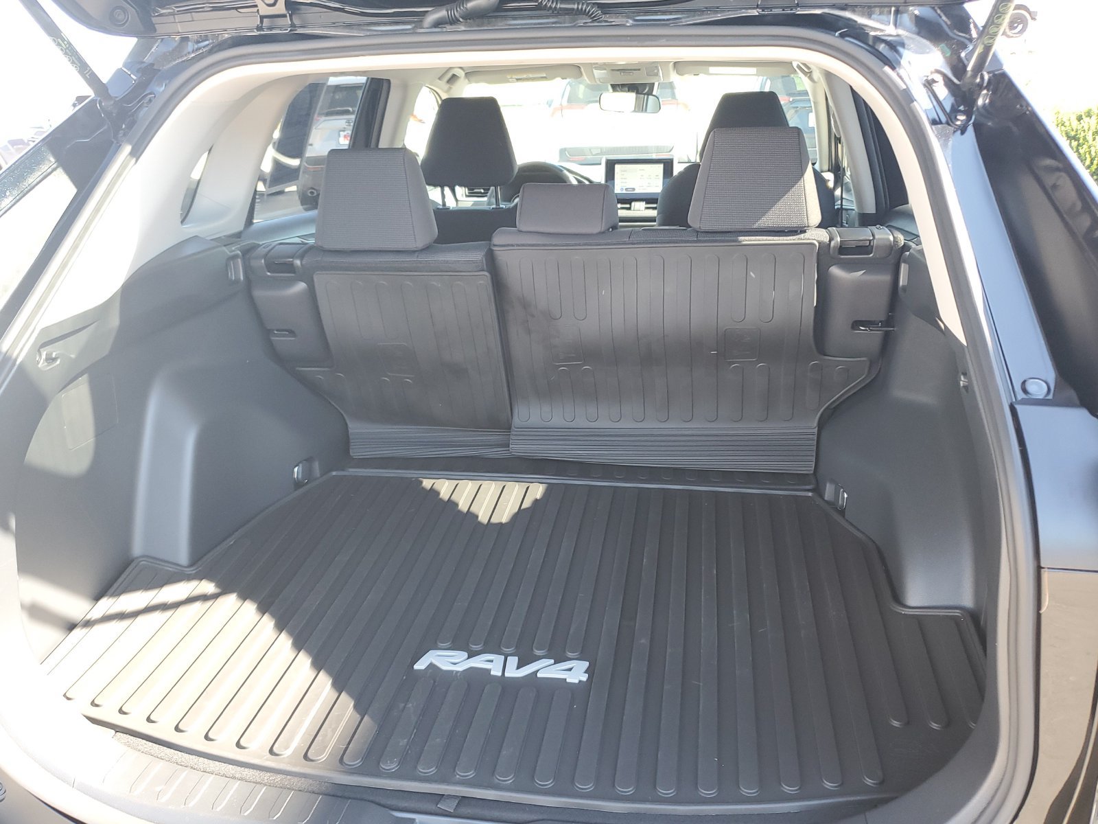 Certified 2025 Toyota RAV4 LE AWD/4WD image 9