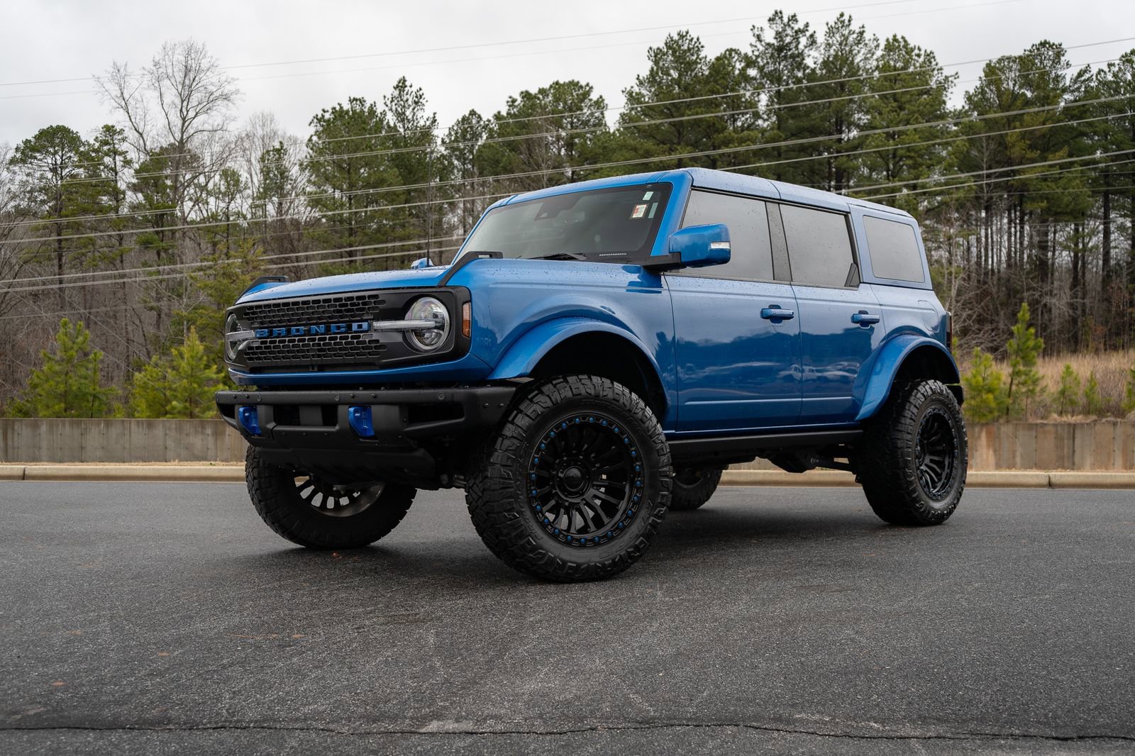 Used 2024 Ford Bronco Badlands image 3
