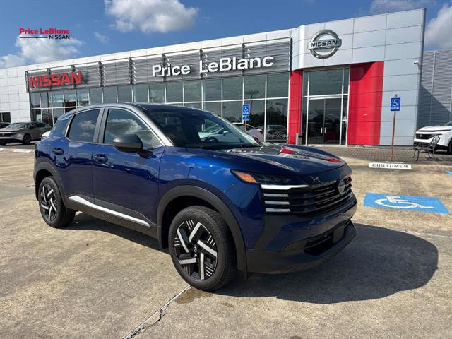 Used 2025 Nissan Kicks SV image 2