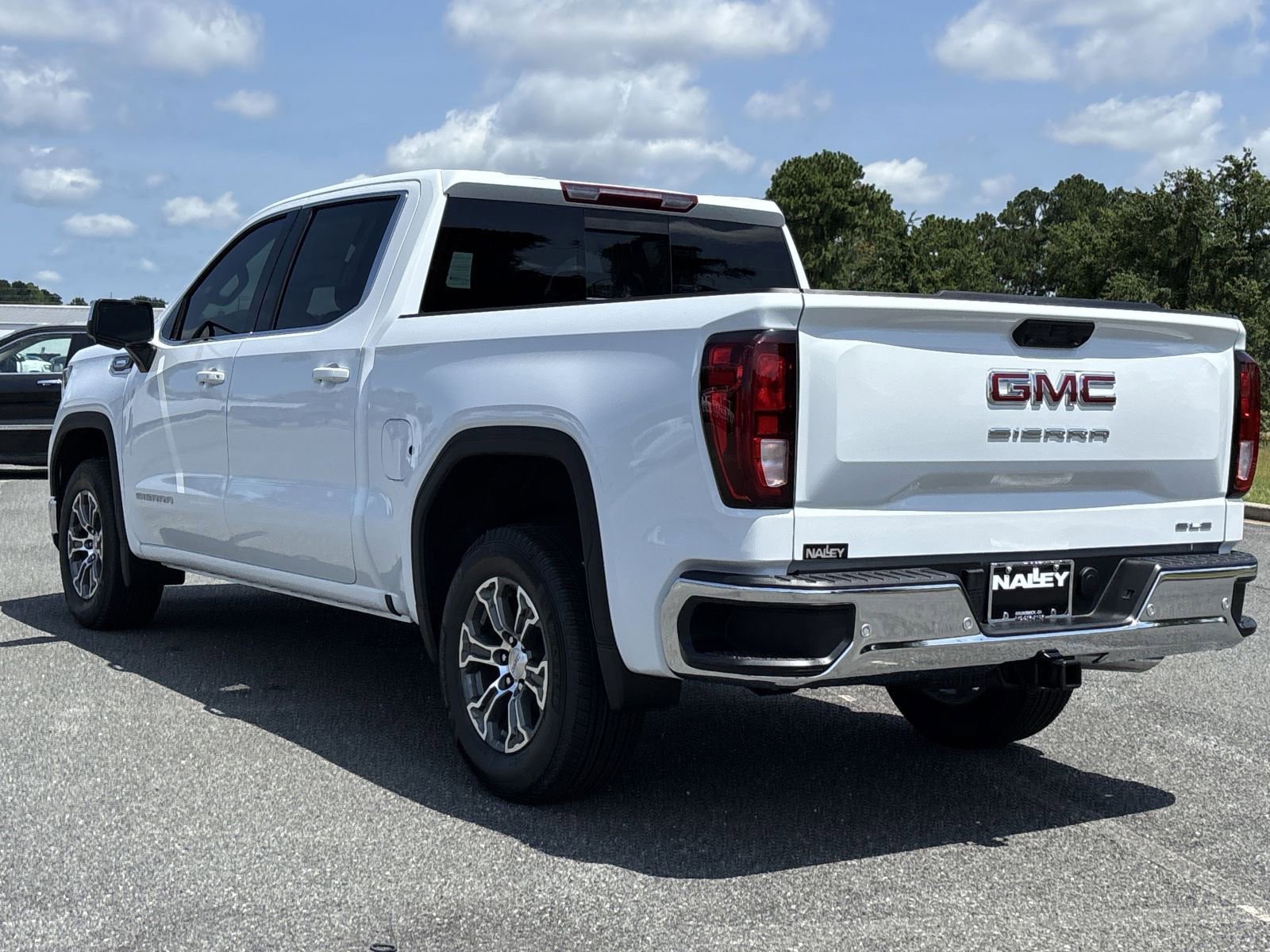 New 2025 GMC Sierra 1500 SLE w/ Preferred Package image 32