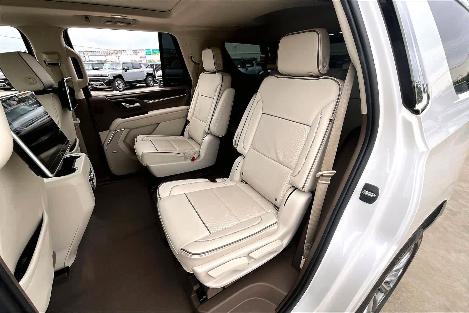 Used 2021 GMC Yukon Denali w/ Denali Premium Package RWD image 21