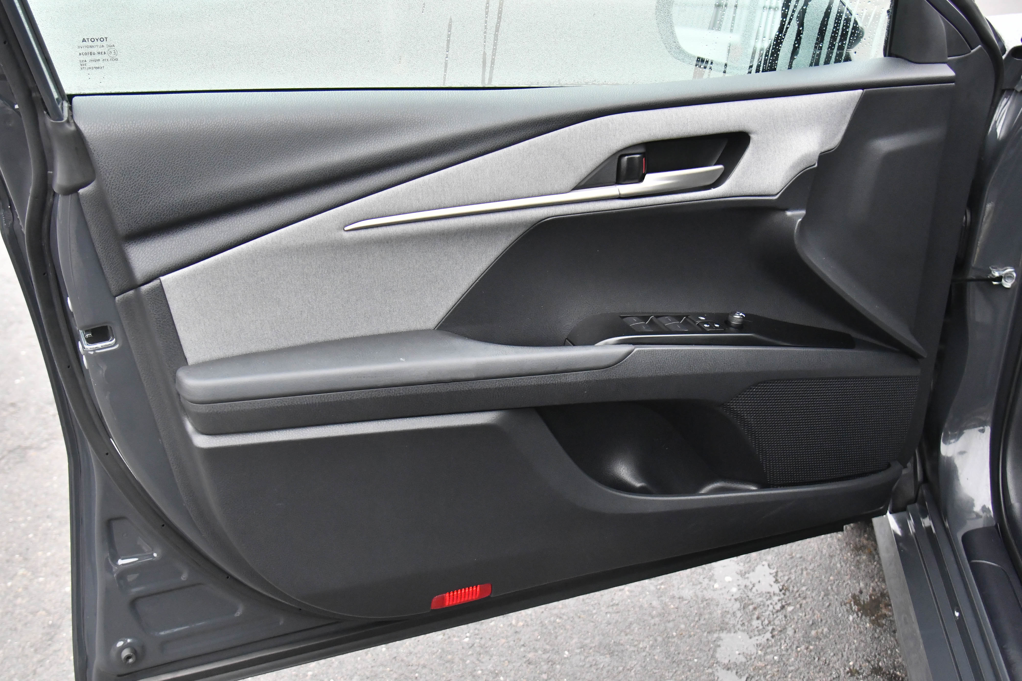 Used 2025 Toyota Camry LE image 14