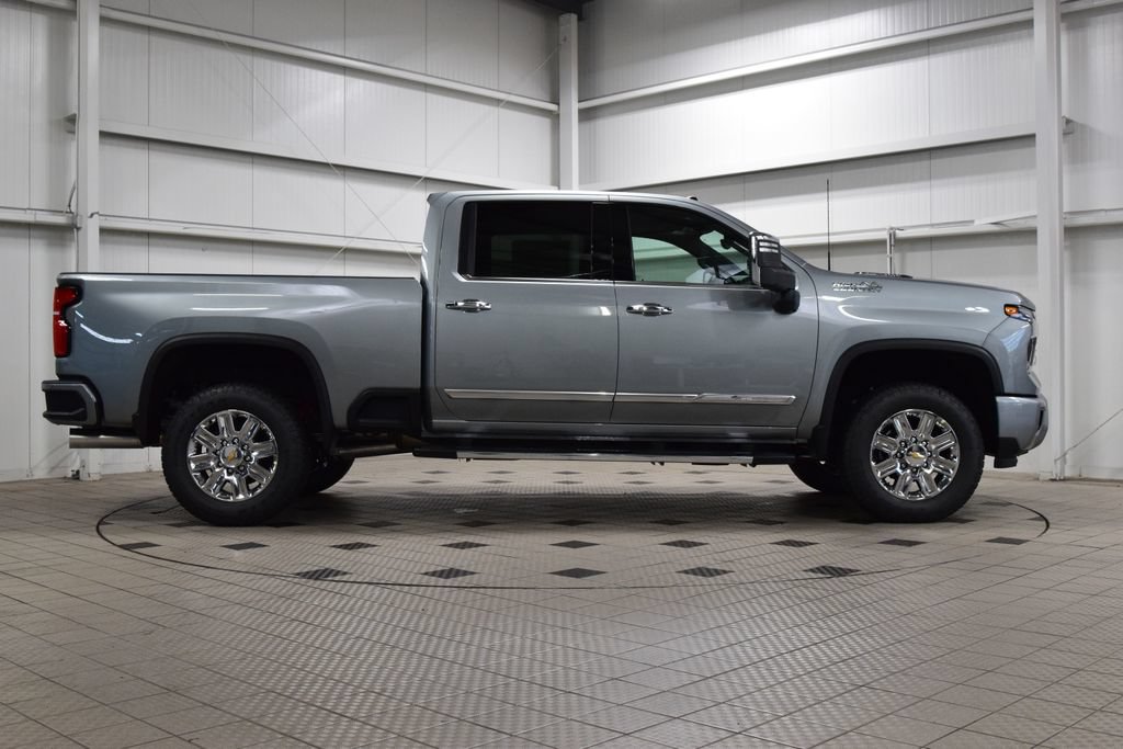 New 2026 Chevrolet Silverado 2500 High Country w/ High Country Premium Package AWD/4WD image 9