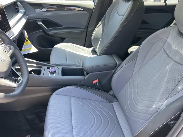 New 2026 Volkswagen Tiguan SE R-Line FWD image 21