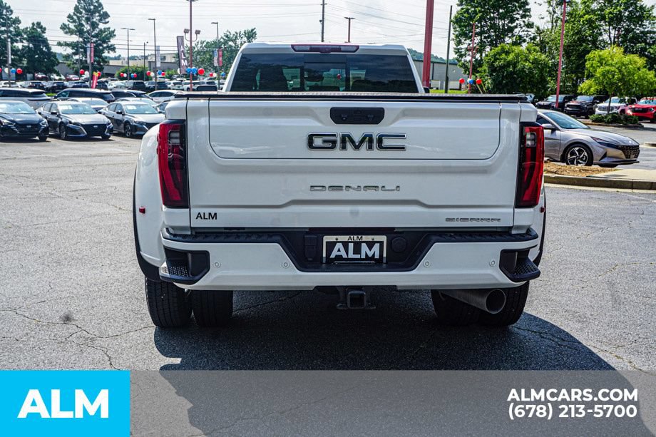 Used 2024 GMC Sierra 3500 Denali Ultimate AWD/4WD image 10