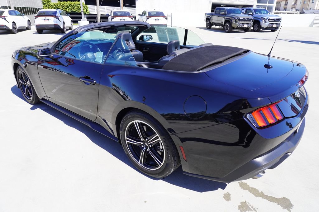 Used 2025 Ford Mustang EcoBoost image 13