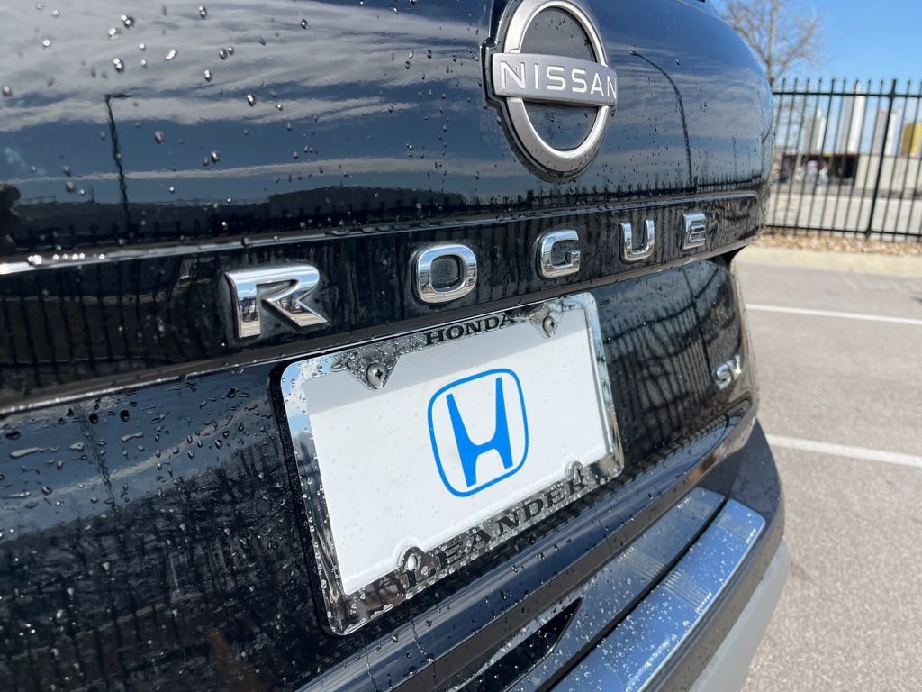 Used 2023 Nissan Rogue SV image 8