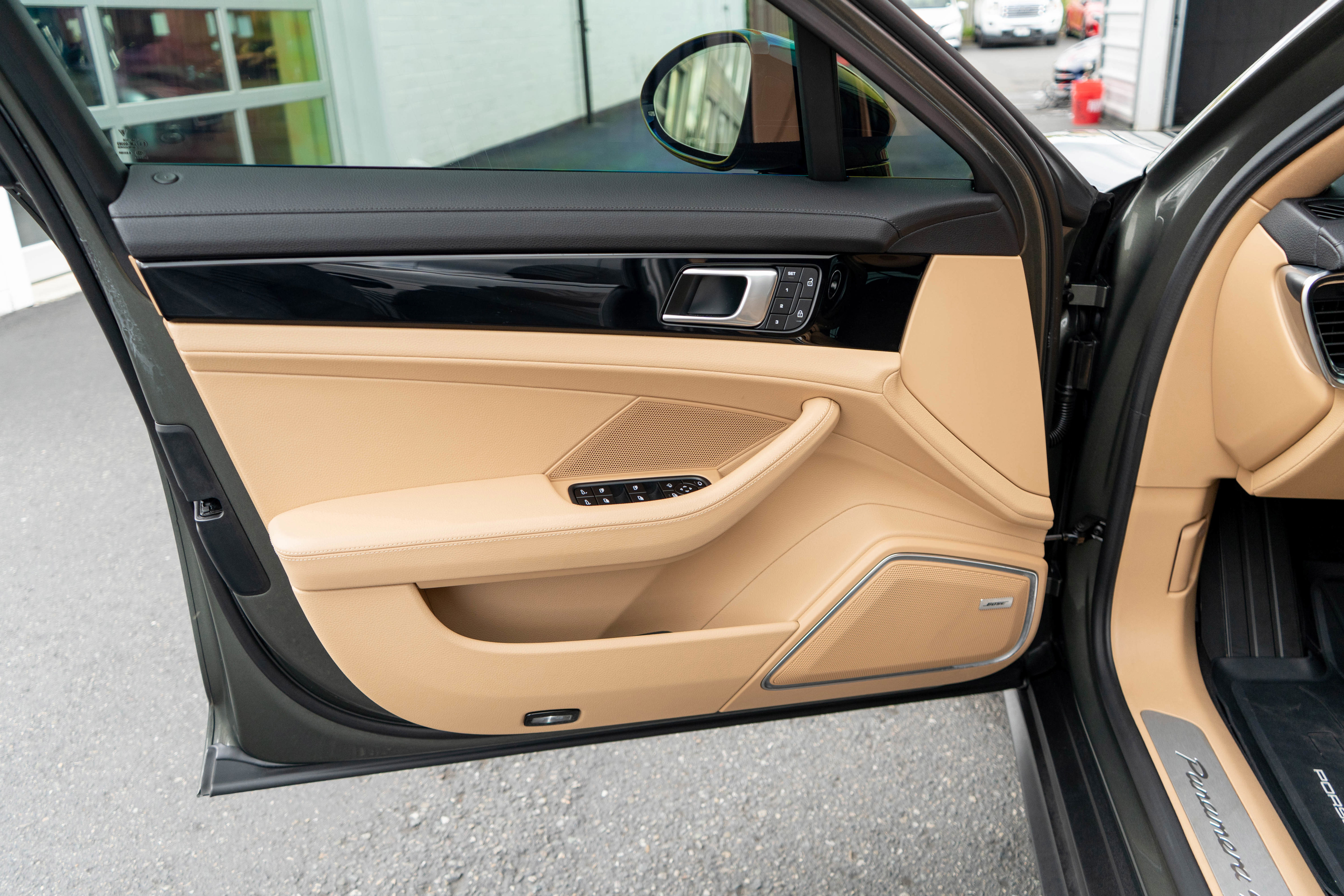 Used 2022 Porsche Panamera 4S AWD/4WD image 11