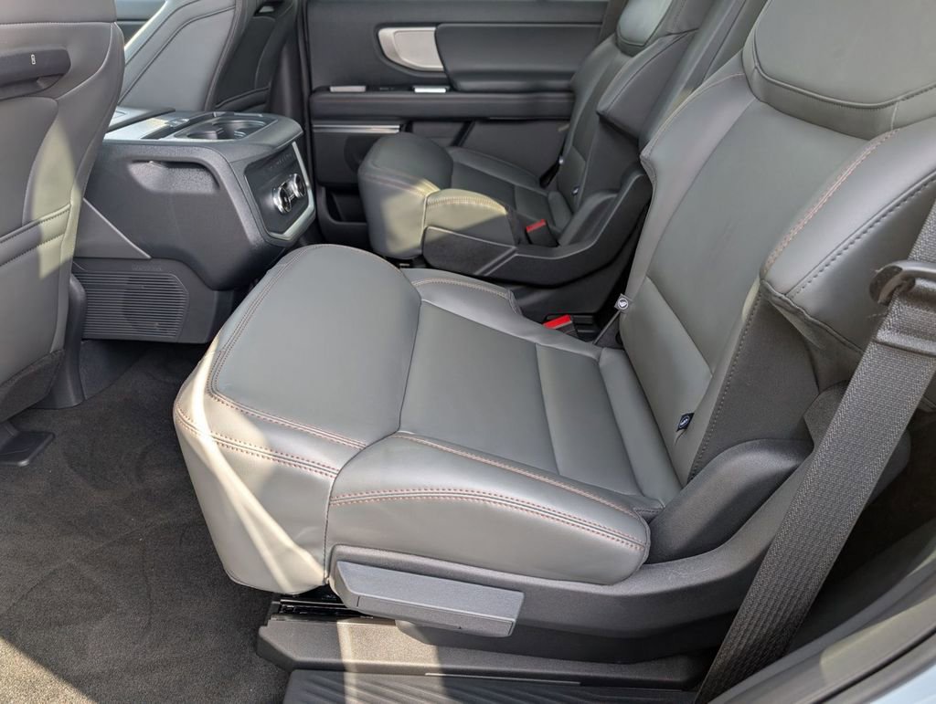 New 2025 Ford Expedition Active image 44