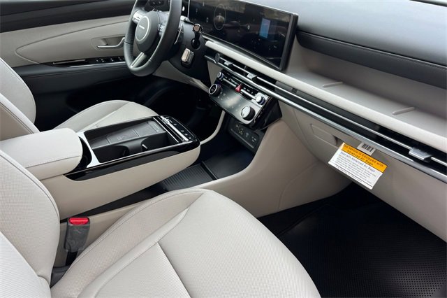 New 2025 Hyundai Tucson Limited image 16