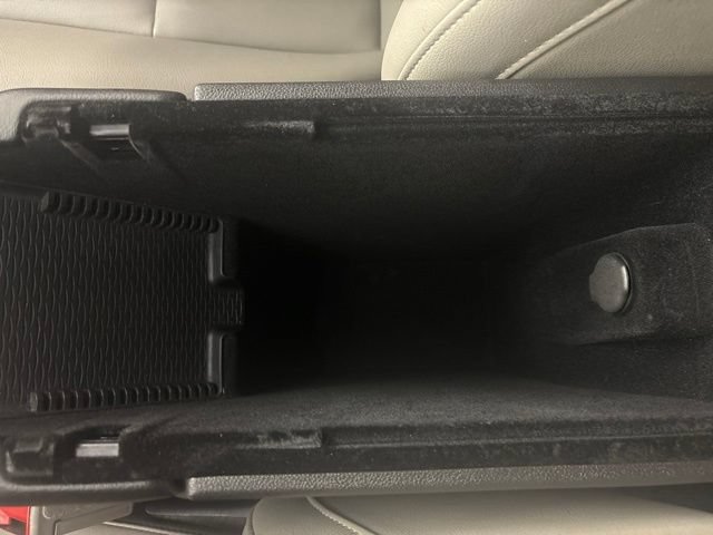 Used 2021 Cadillac XT4 Luxury w/ Cold Weather Package FWD image 29