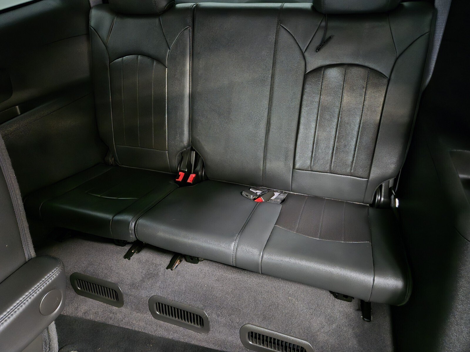 Used 2012 Buick Enclave Premium FWD image 9