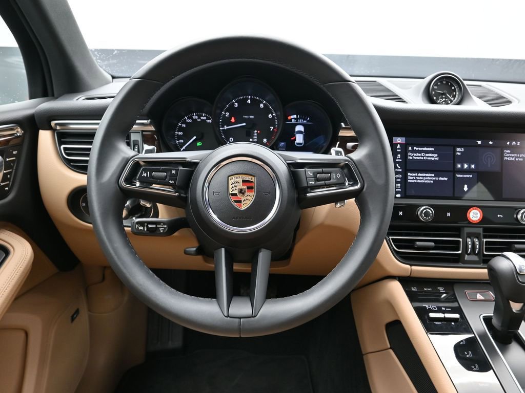 Certified 2025 Porsche Macan image 20