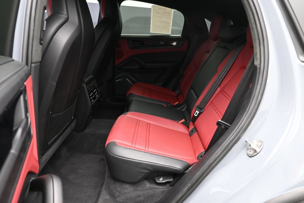 Certified 2025 Porsche Cayenne GTS AWD/4WD image 17