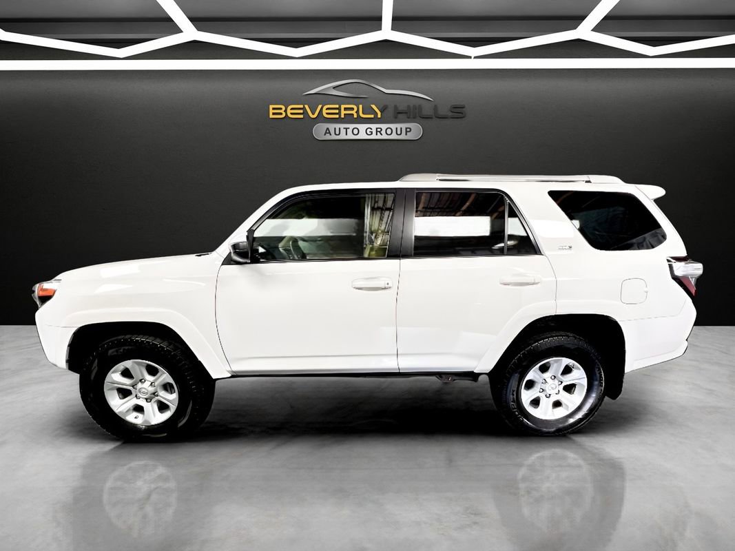 Used 2017 Toyota 4Runner SR5 image 2