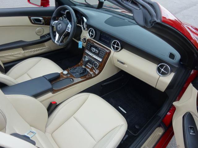 Used 2015 Mercedes-Benz SLK 250 image 12