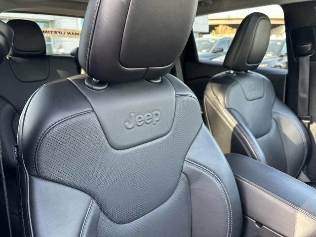 Used 2022 Jeep Cherokee Limited image 12