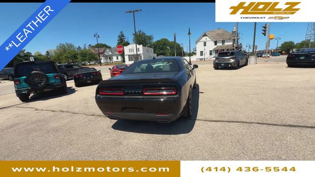 Used 2016 Dodge Challenger R/T Scat Pack w/ Leather Interior Group RWD image 8