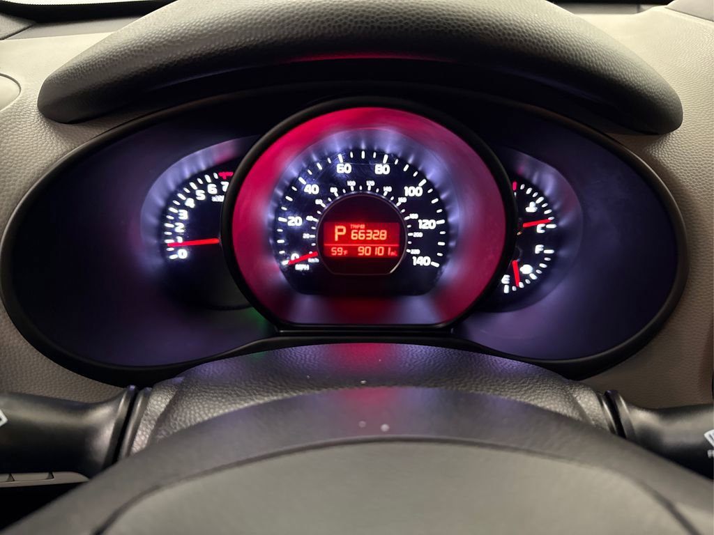 Used 2016 Kia Soul + image 34