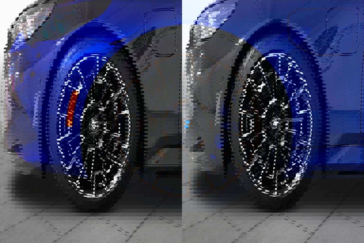 Used 2025 BMW M5 w/ Carbon Package AWD/4WD image 10