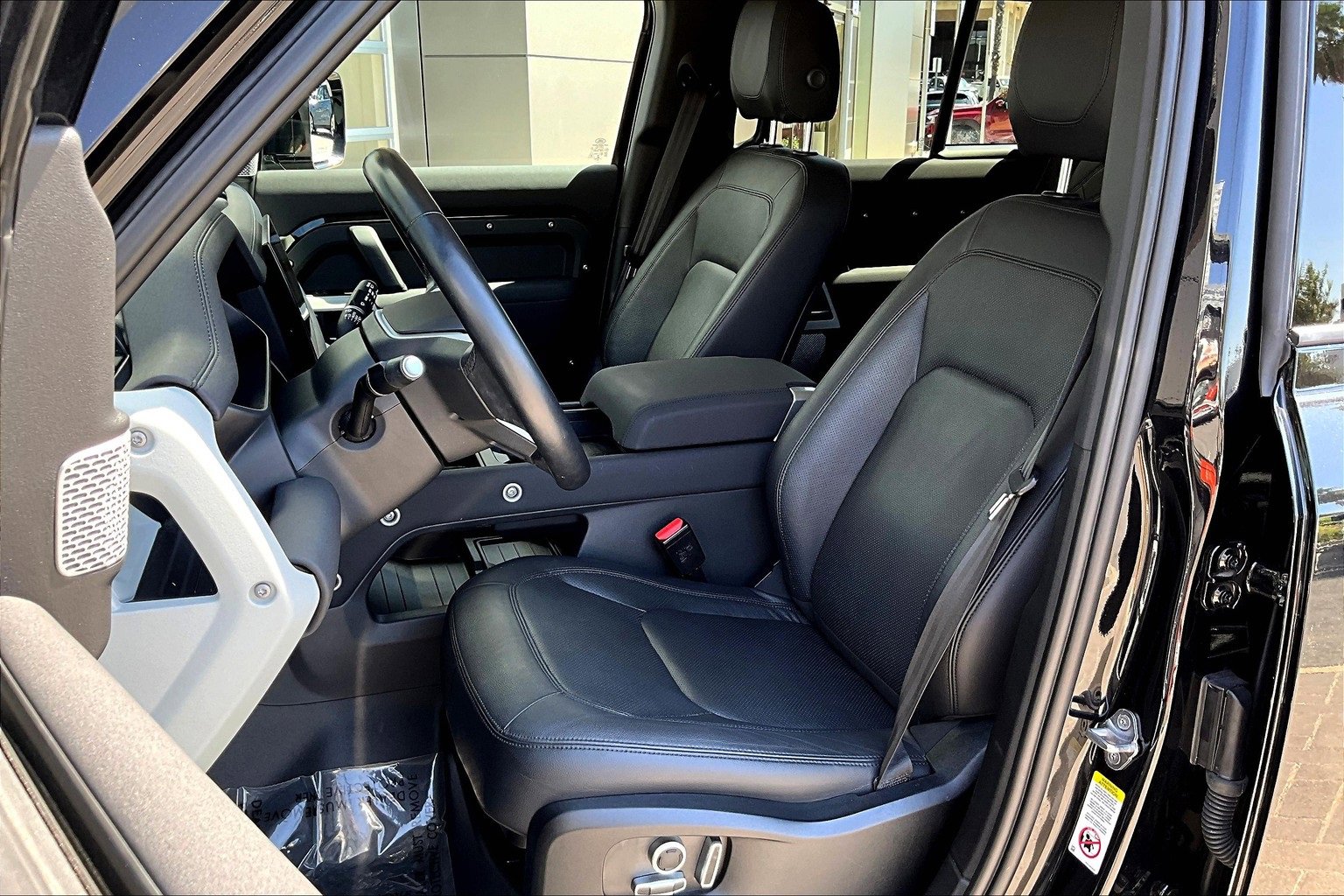 Used 2023 Land Rover Defender 130 S image 25