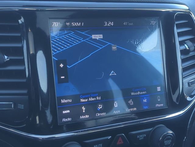 Used 2019 Jeep Grand Cherokee Altitude AWD/4WD image 18